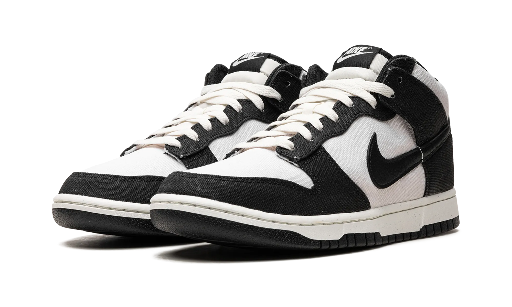 Dunk Mid "Black / White" City Proof