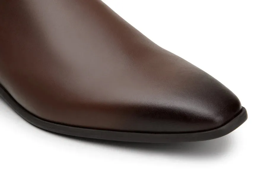 group walk Corner Style 'Sterling' wide-fit (EEE) men's vegan Chelsea by Zette Shoes - cognac