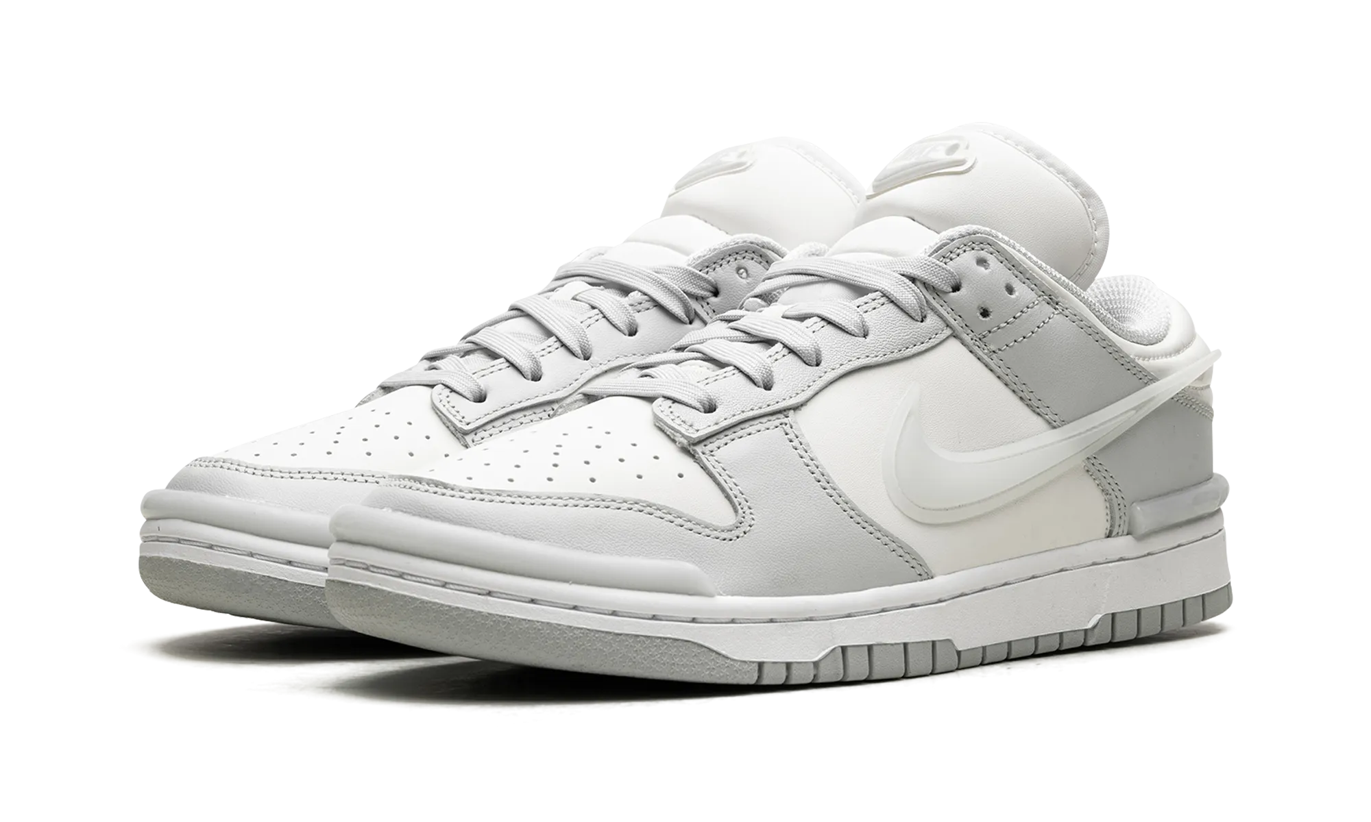 Dunk Low Twist WMNS "LIGHT SILVER" Ergo Tech Urban Outfit