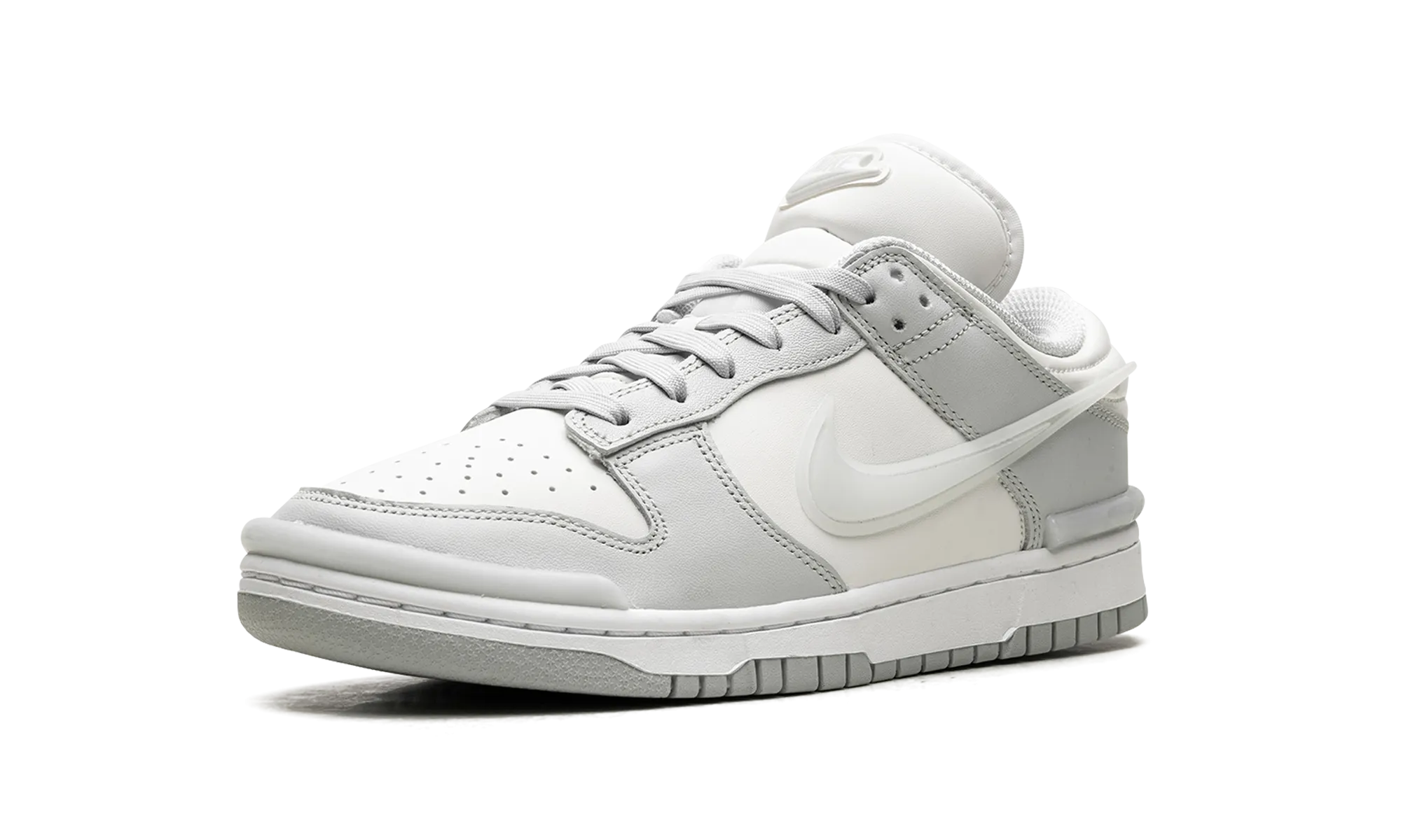 Modern Urban Walking Dunk Low Twist WMNS "LIGHT SILVER"