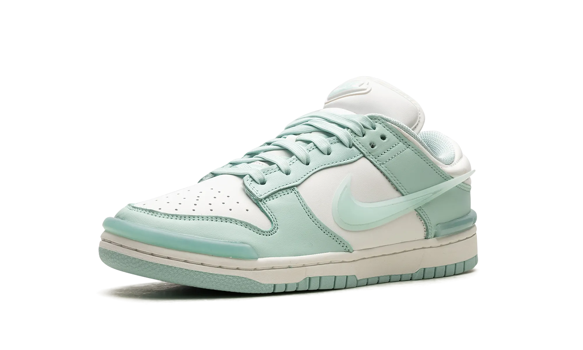 Indoor style DUNK LO TIST WMNS "Jade Ice"