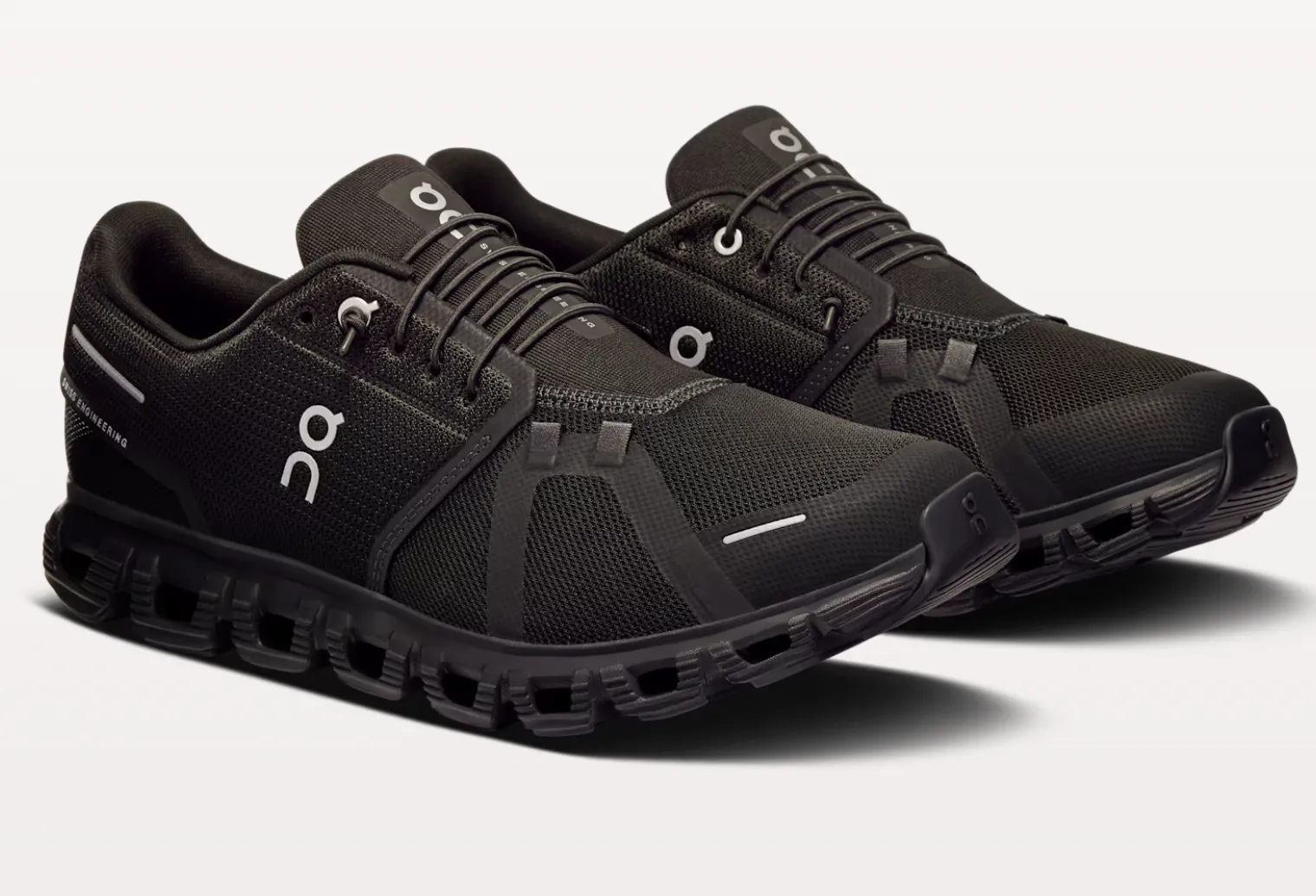 Stylish Silhouette On Cloud 6 Sneaker