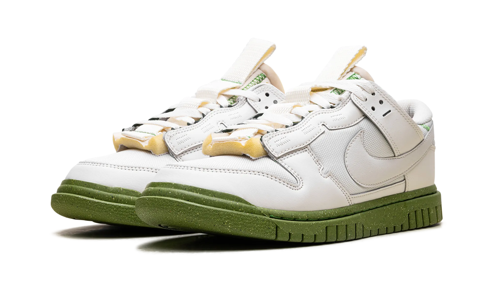 Dunk Low Jumbo "Phantom Chlorophyll" Bend Step