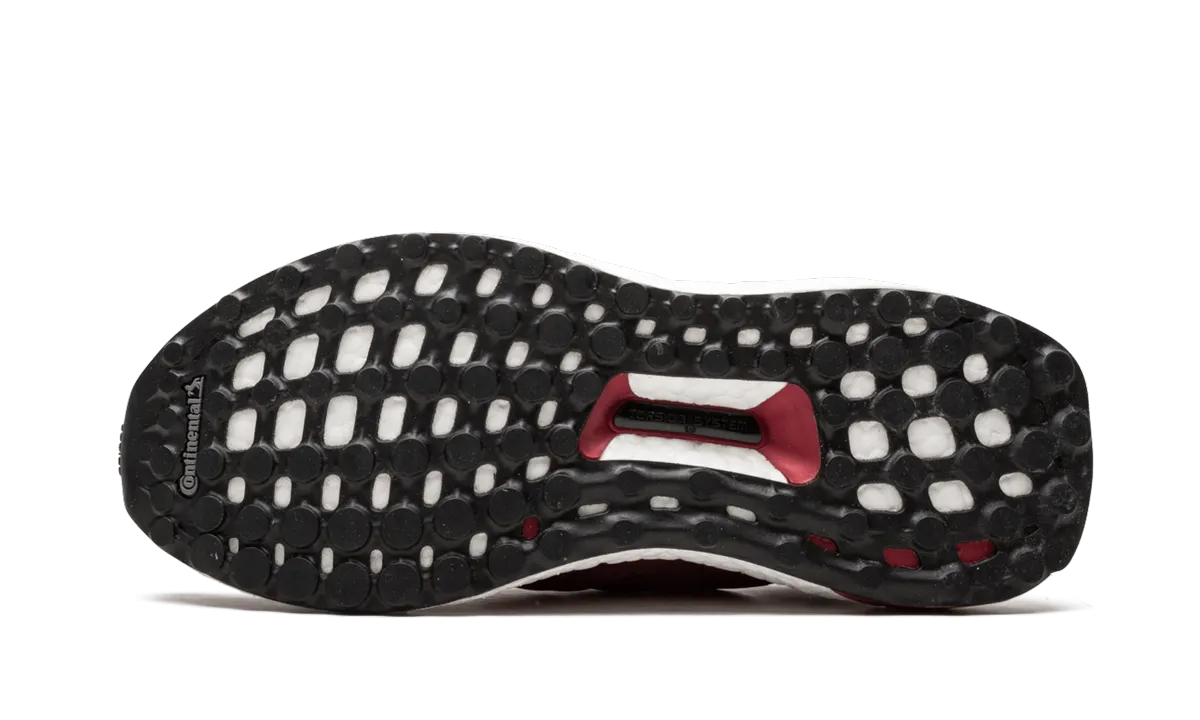 Score Hike ULTRABOOST WMNS "Mystery Red"
