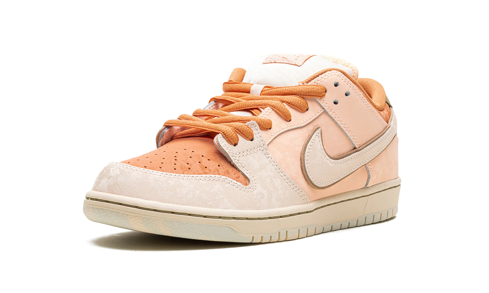 walking shoes Nike SB Dunk Low Pro PRM "Guava Ice"