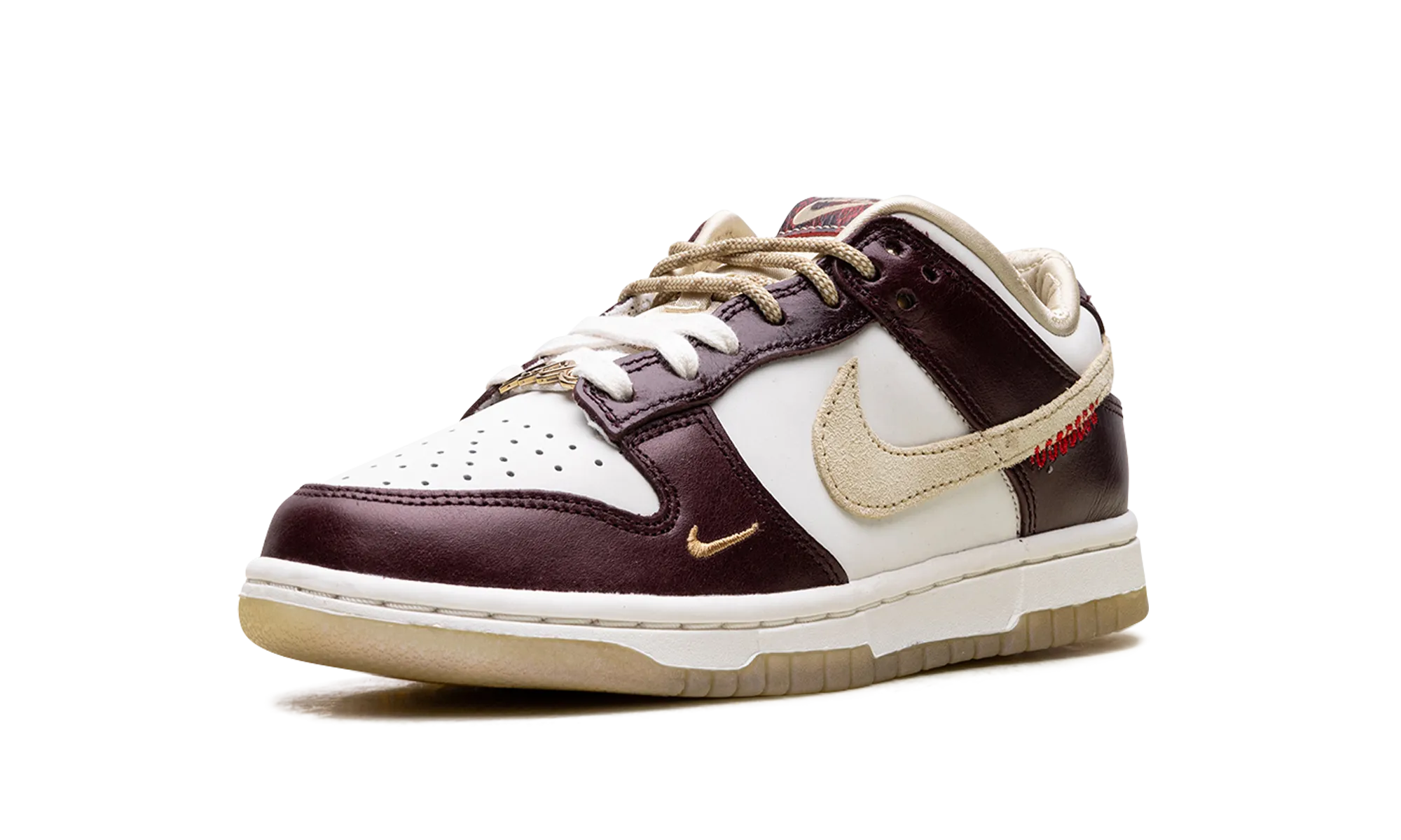 Dunk Low LX WMNS "Year Of the Snake" Versatile Step Street Motion
