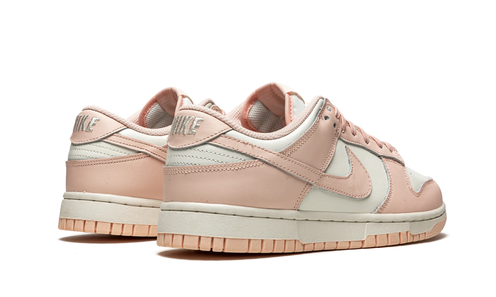DUNK LOW WMNS "Orange Pearl" Street Vibe