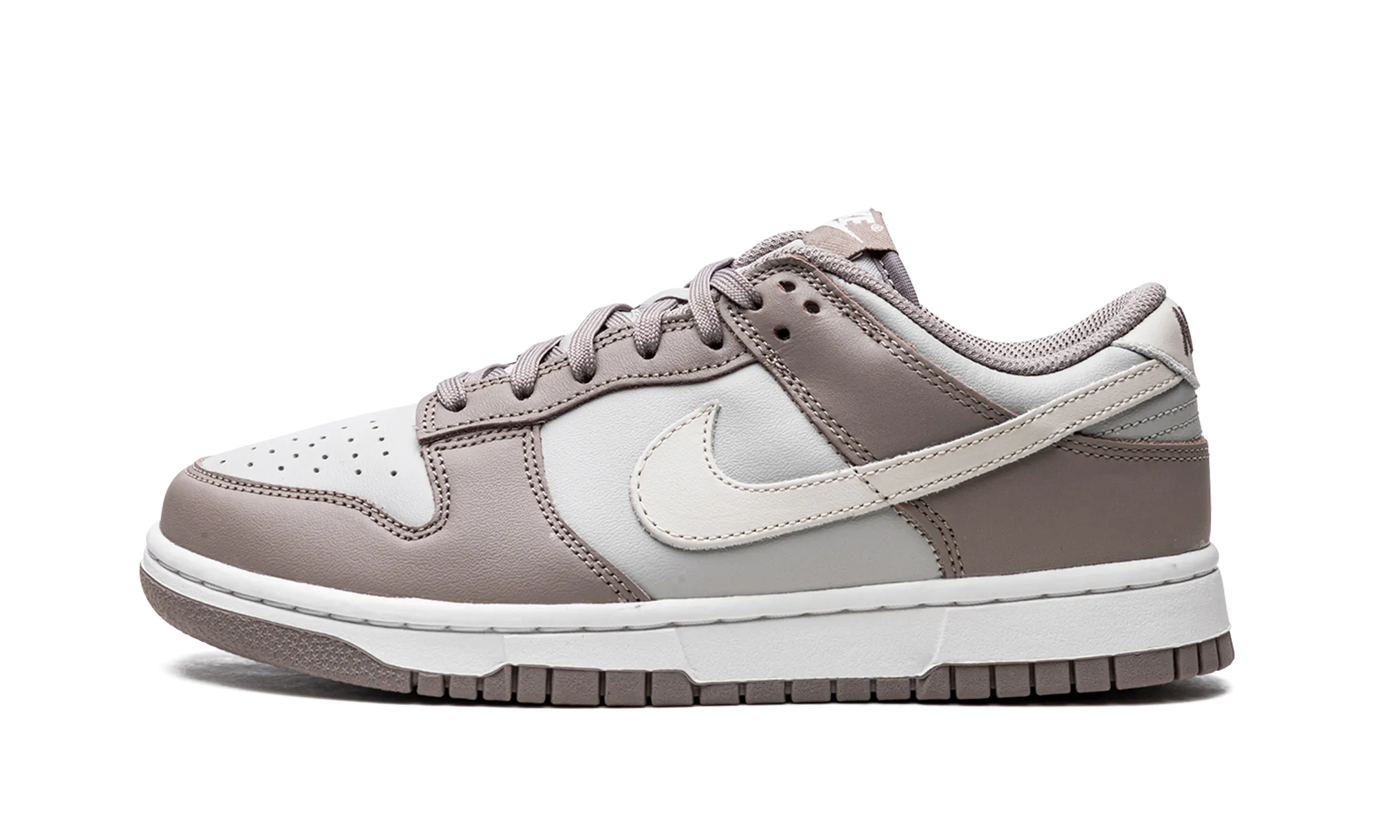 Quiet Walk Daylong Use DUNK LOW WMNS "Moon Fossil"