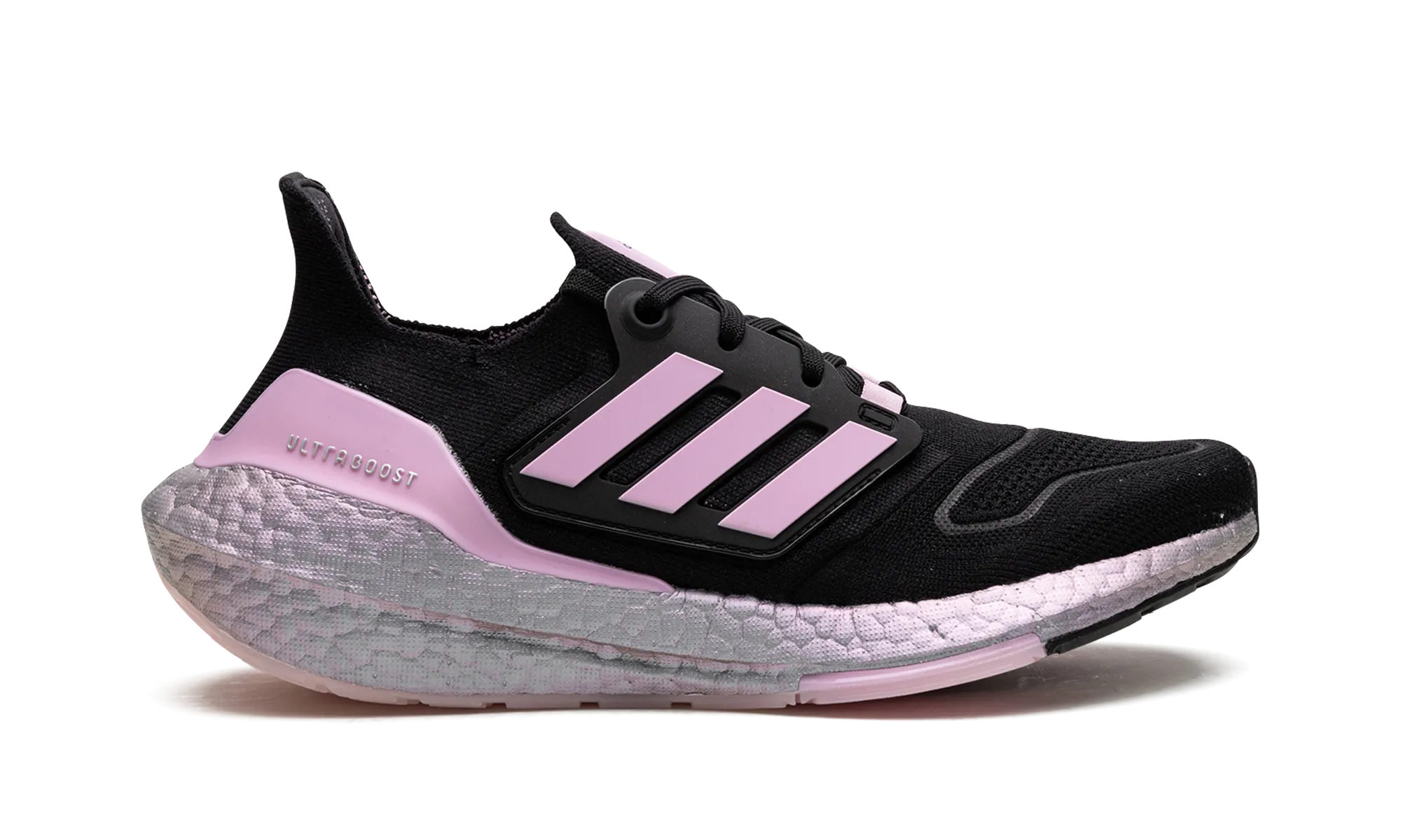 Street Fashioned Fit Feel ULTRABOOST 22 WMNS