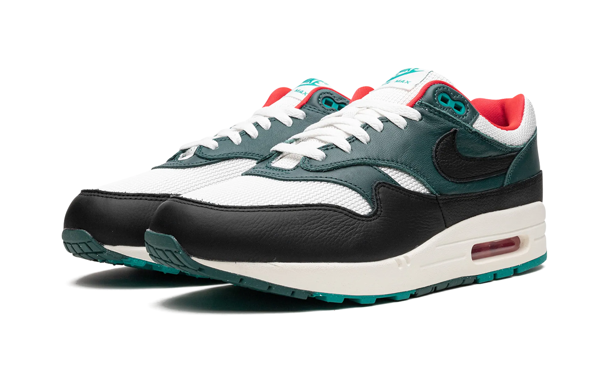 Effortless Wear Air Max 1 "LeBron James x Liverpool"