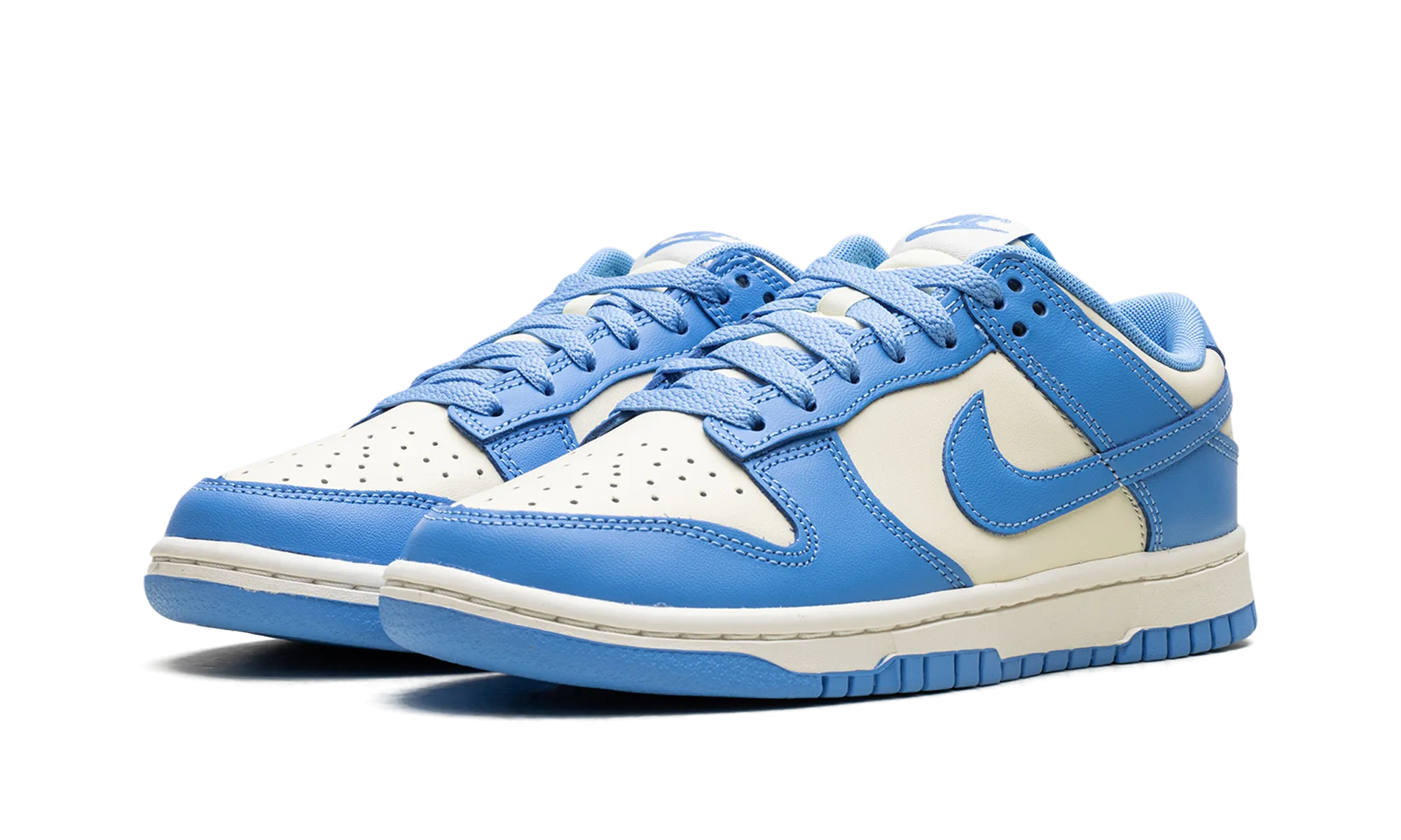 Dunk Low Retro "University Blue" athletic style Natural Form