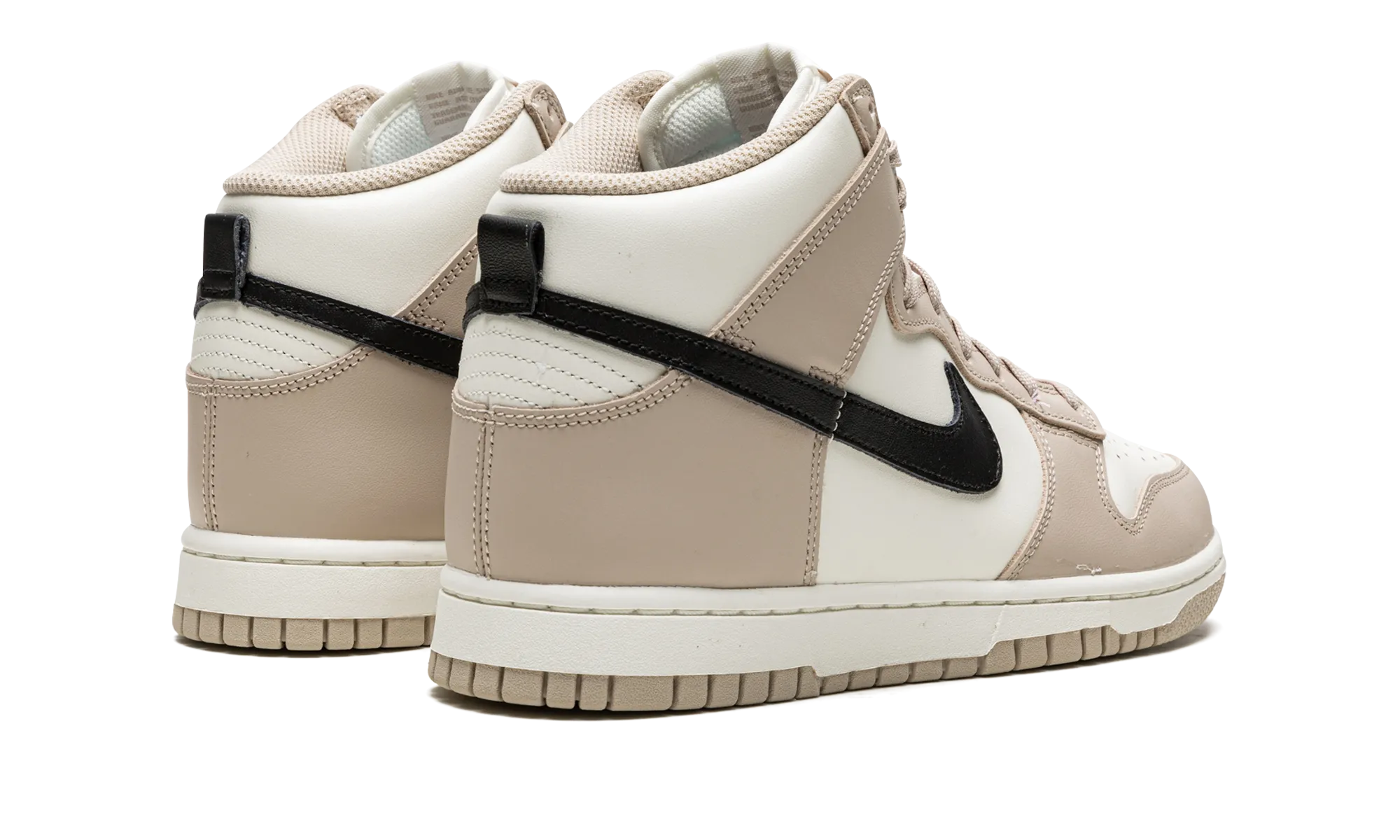 DUNK HIGH WMNS "Fossil Stone" Street Pic