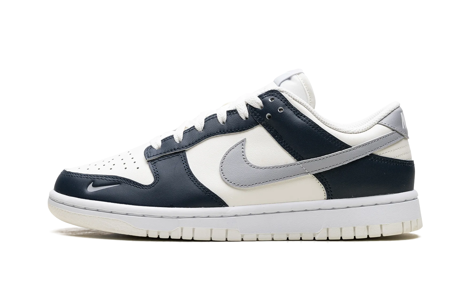 Mixed Texture Stretch Step Dunk Low WMNS "Armoury Navy"
