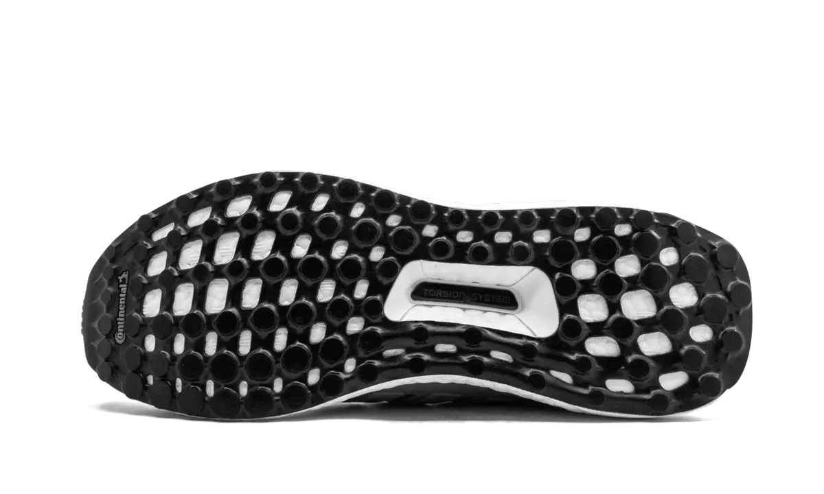 ULTRABOOST Easy Slip On Timeless Appeal