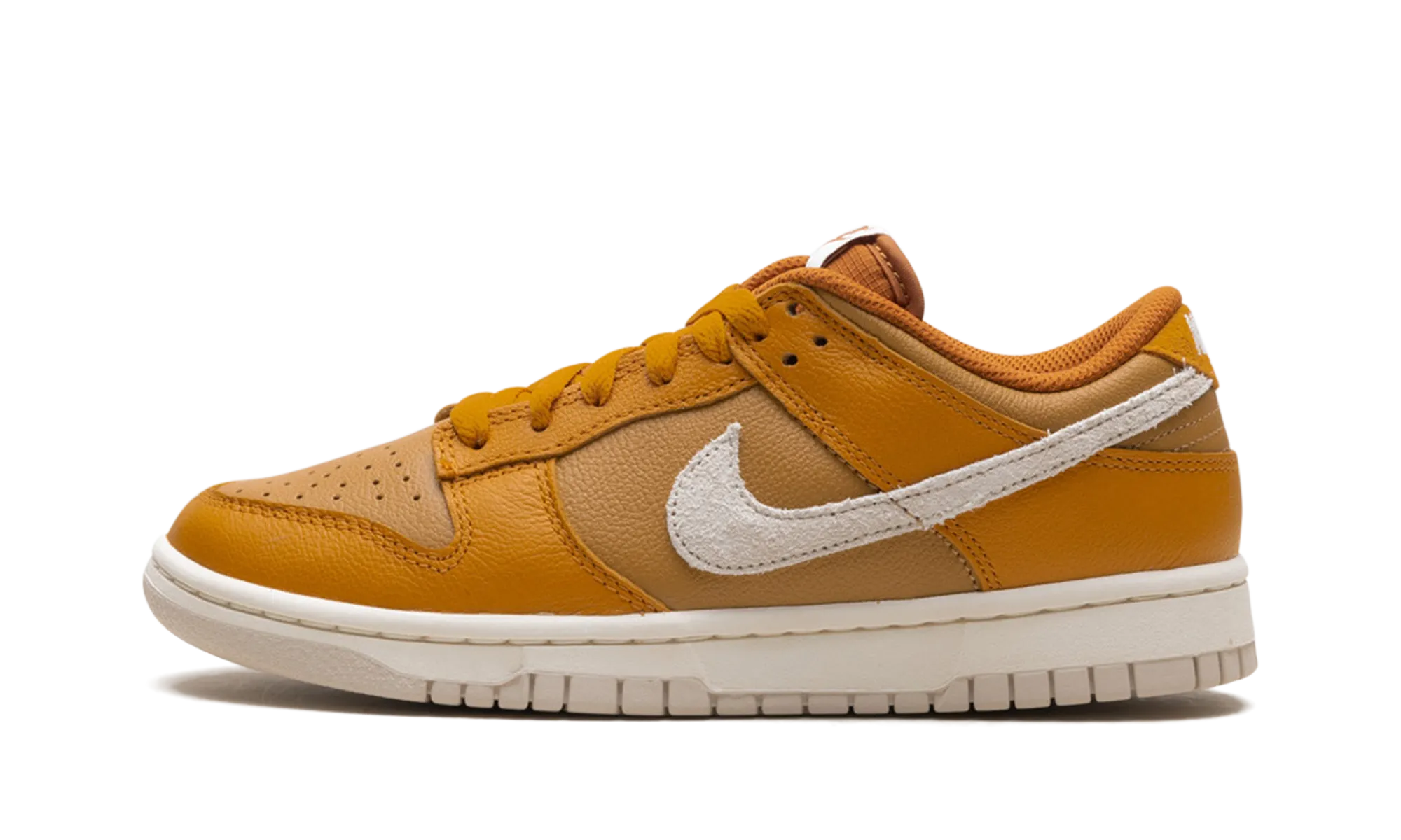 Dunk Low "Monarch" Travel Outfit Outdoor Fit