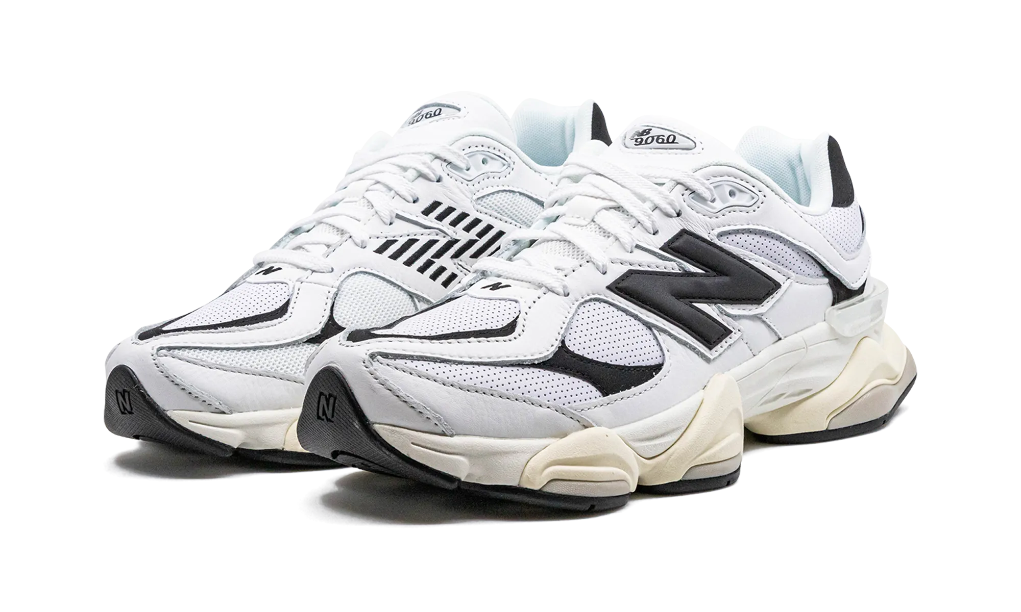 9060 "White / Black" Leaf Walk
