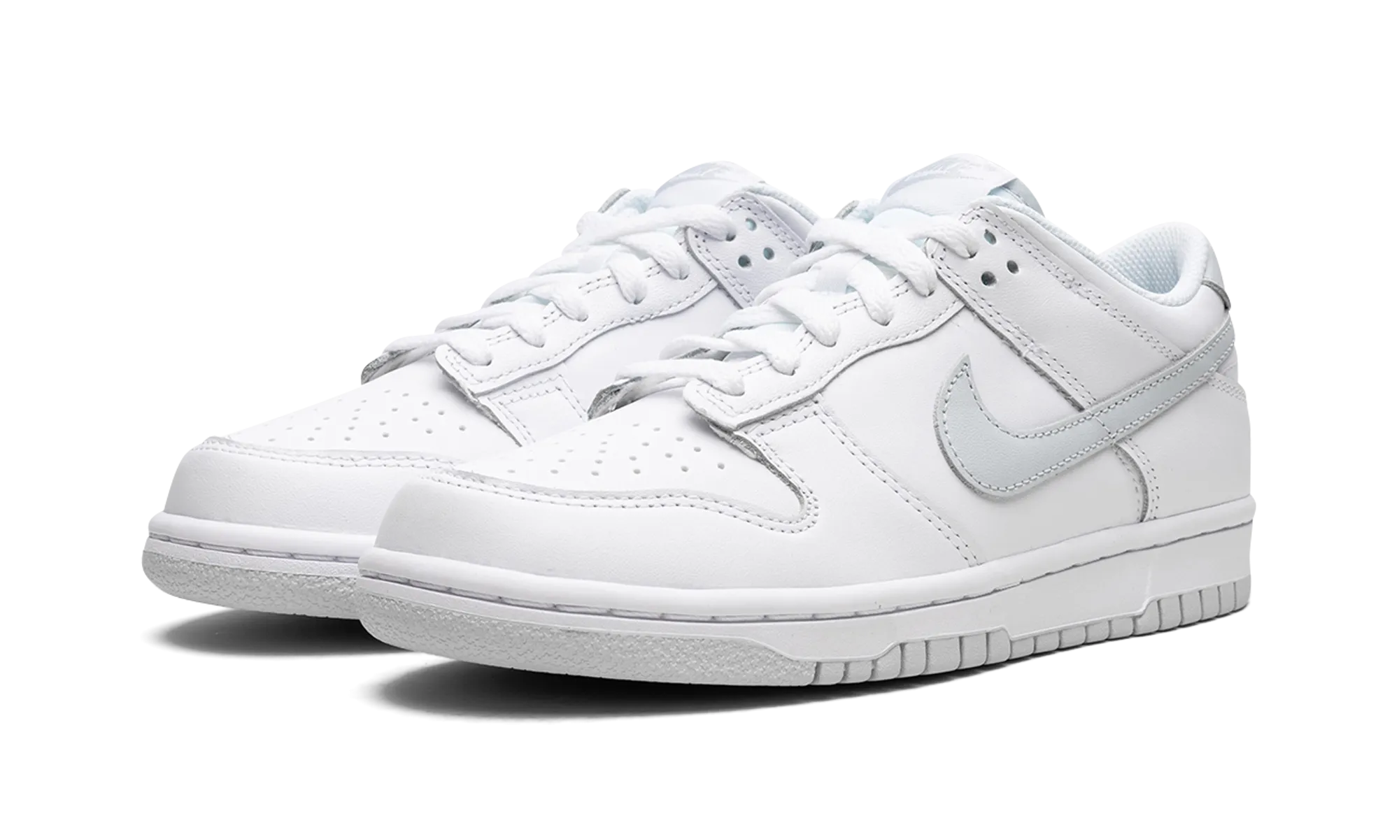 Dunk Low GS "Pure Platinum" Foot Daily School Style
