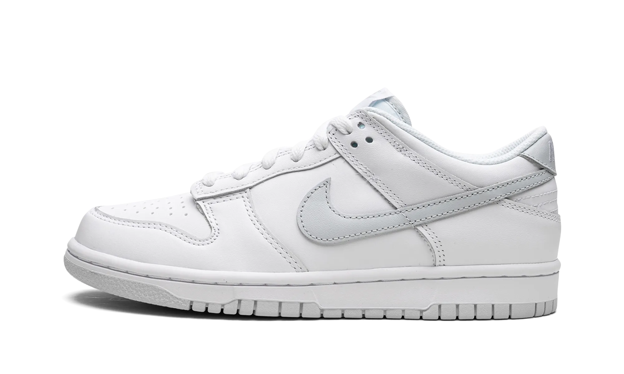 Commute Look Dunk Low GS "Pure Platinum"