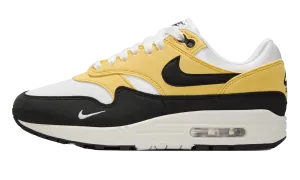 Film Shoot Air Max 1 '87 WMNS "Saturn Gold Black"