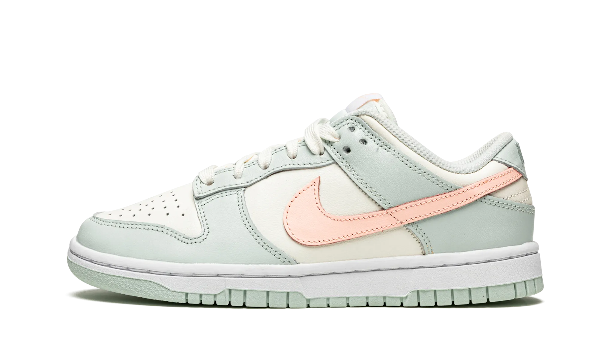 DUNK LOW WMNS "Barely Green" Urban Utility
