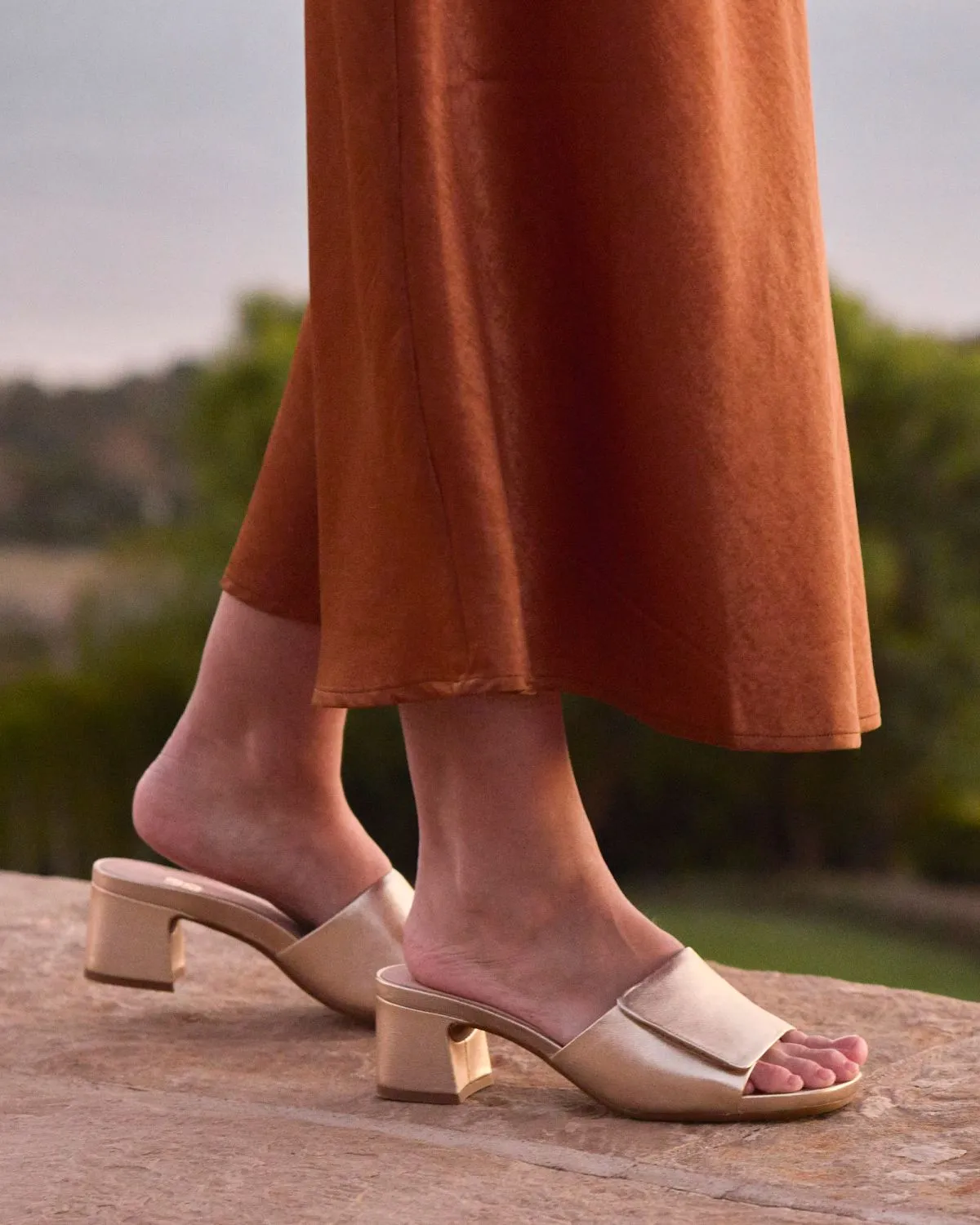 Avenue Slide Social Walk Chic Shoes