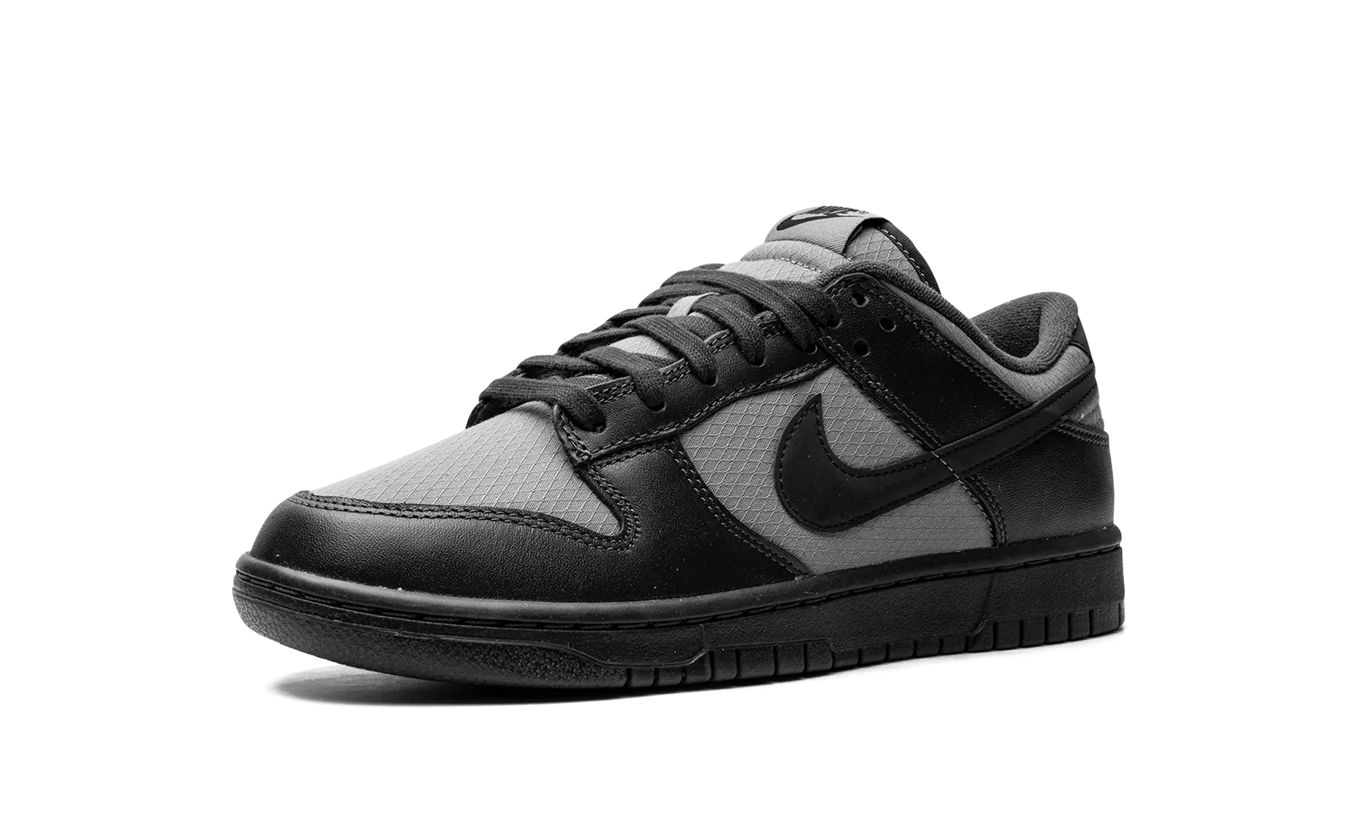 Dunk Low Retro SE "Off Noir Smoke Grey" Race Walk