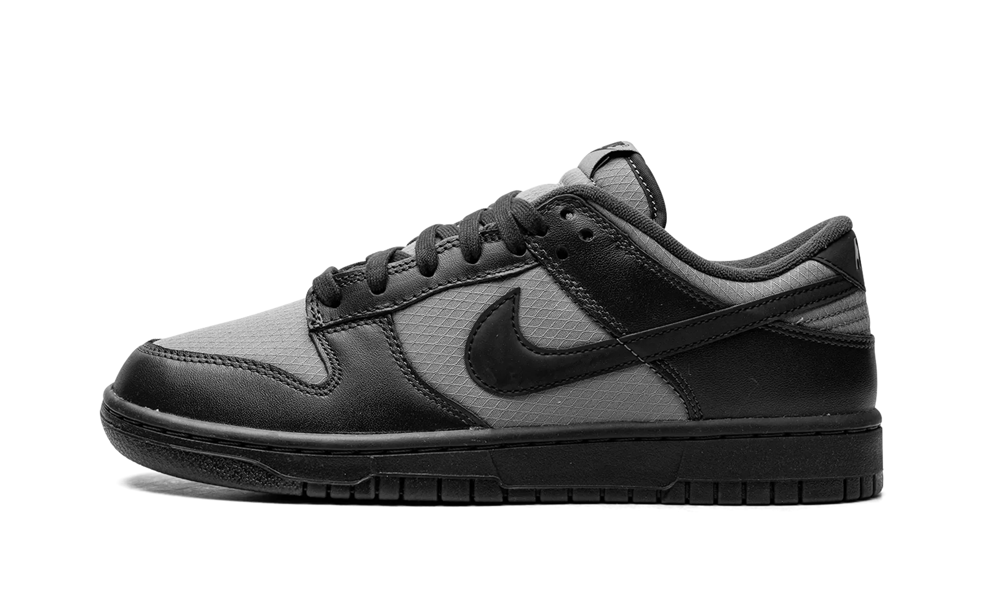 Flexible Modern Twist Dunk Low Retro SE "Off Noir Smoke Grey"