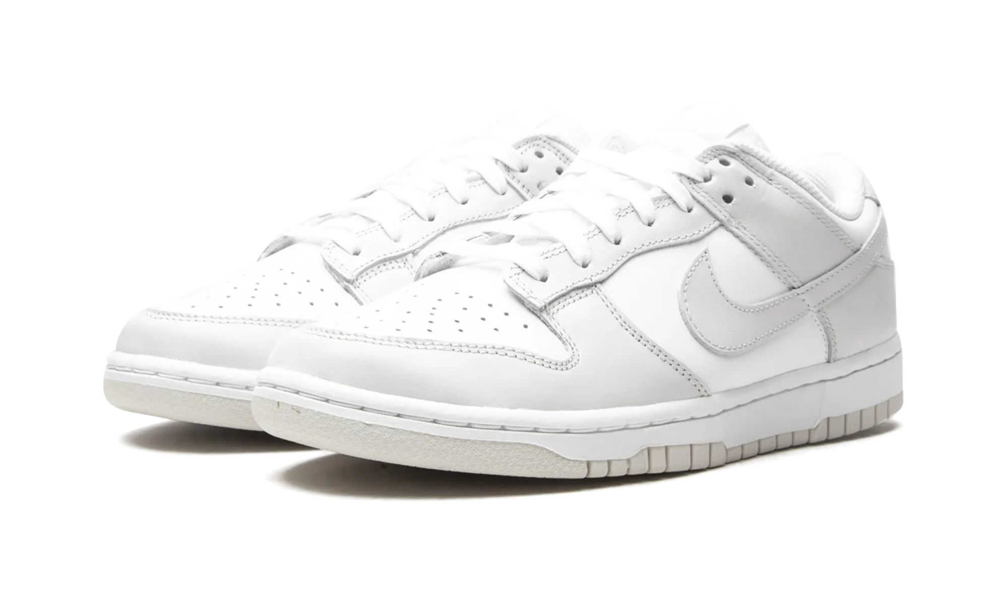 DUNK LOW WMNS "Photon Dust" Step Fit Modern Style