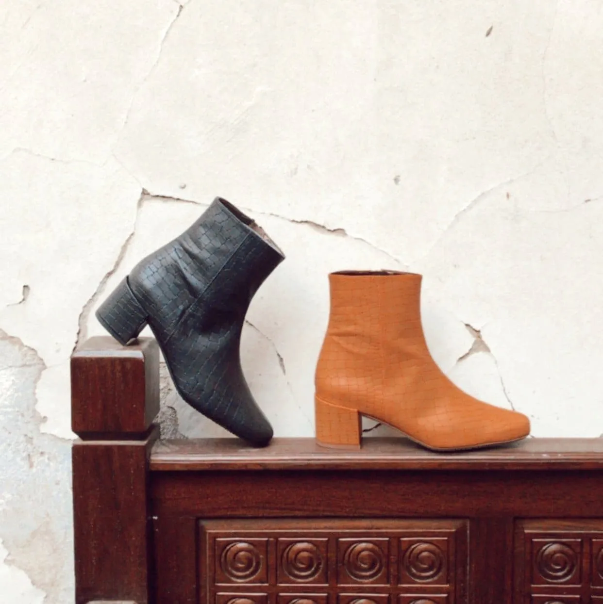 'Jacqui' vegan-leather ankle boot by Zette Shoes - black croc Simple Fit Insulated Mountain Hike