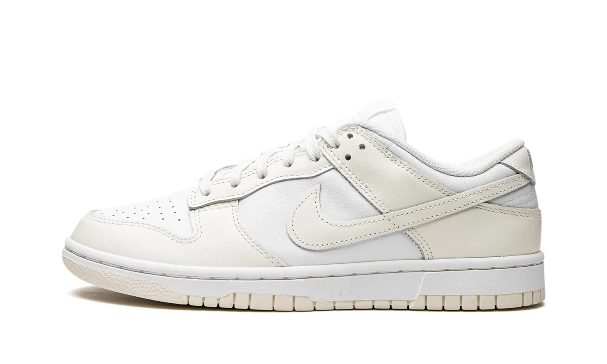 DUNK LO MNS WMNS "Coconut Milk" Core Fit