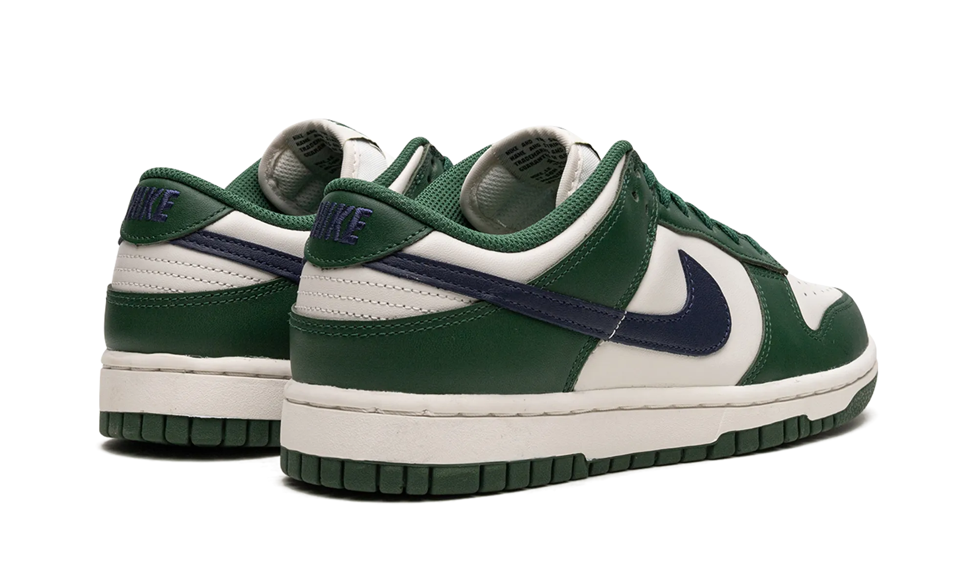 DUNK LOW WMNS "Gorge Green" Roll Step Runway Pop