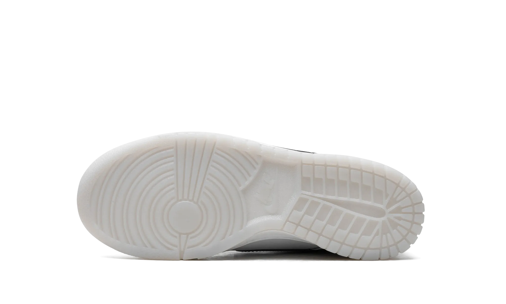 Dunk Low GS "Reflective Swoosh" On The Go