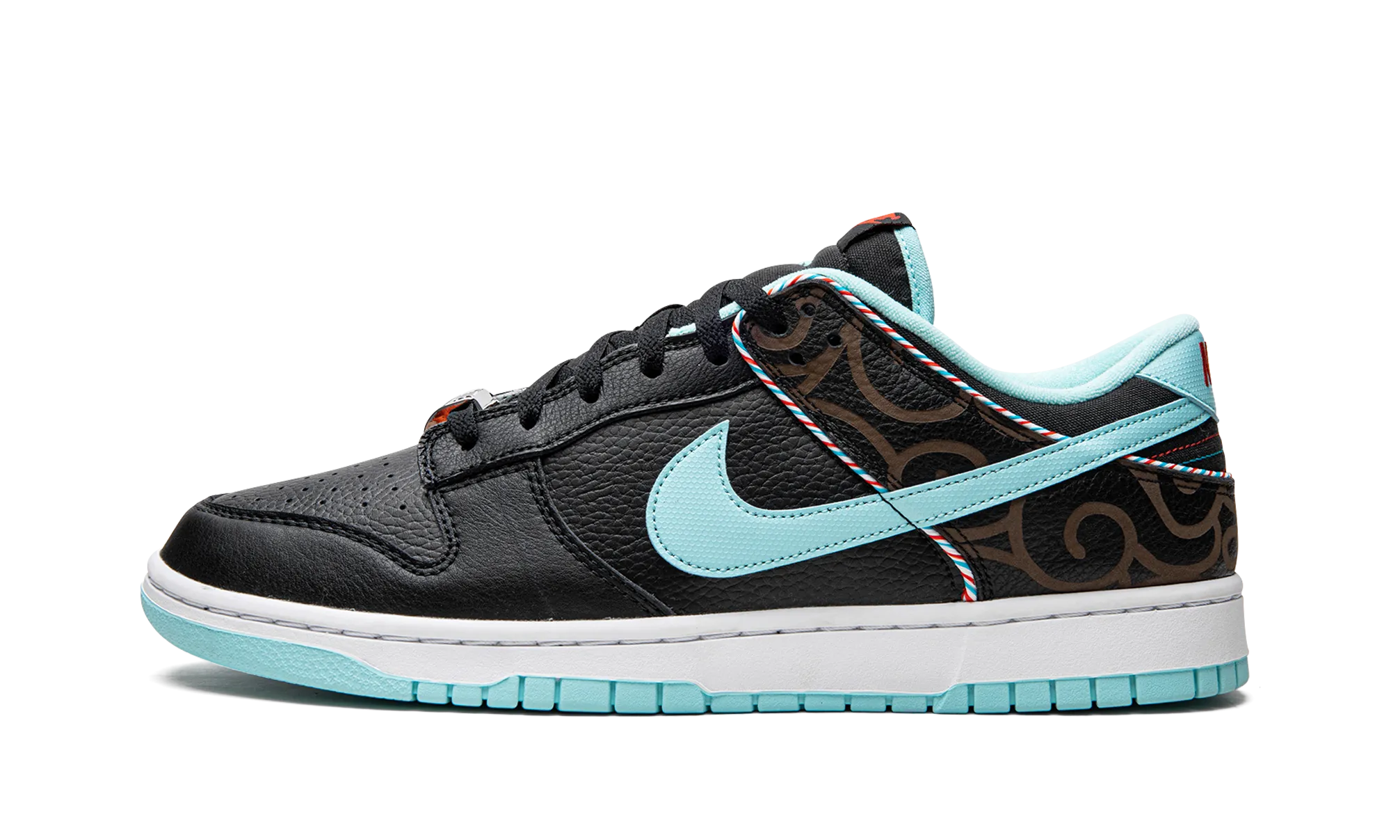 Dunk Low "Barbershop" Lake Trek Photo Day