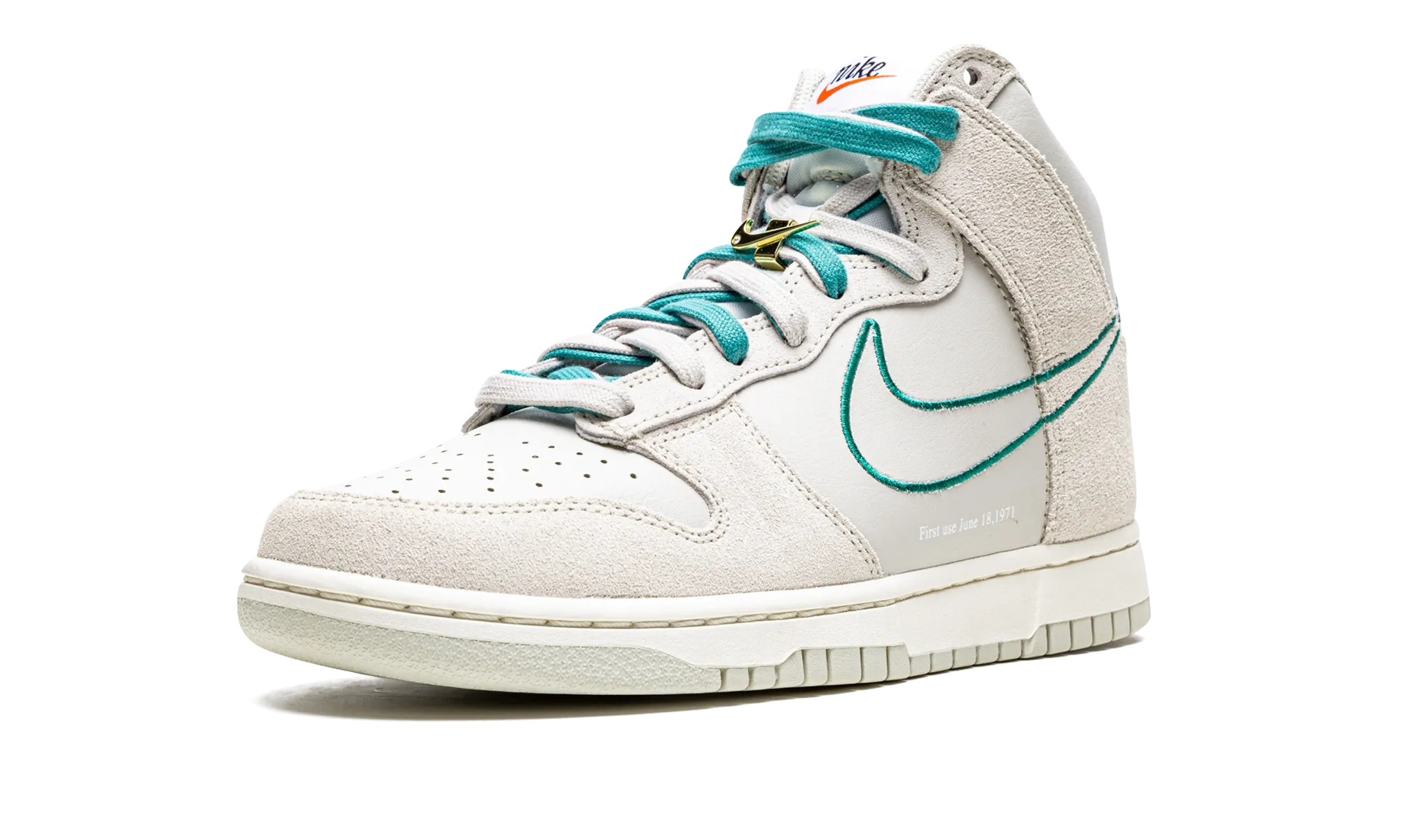 Dunk High SE "First Use - Green Noise" Stylish Appeal Mobility Boost