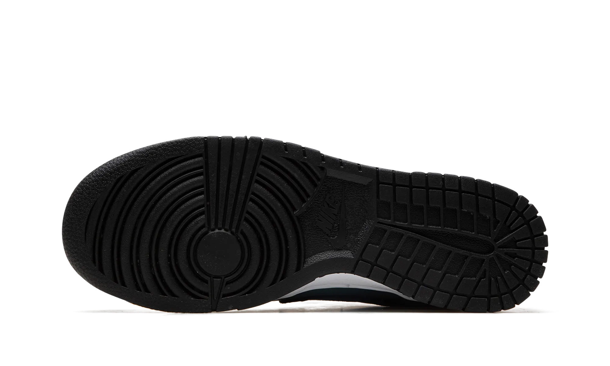 Weekend Escape Fresh Style Dunk Low PRM "Armory Navy"