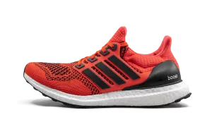 UltraBOOST "Solar Red" Simple Walk