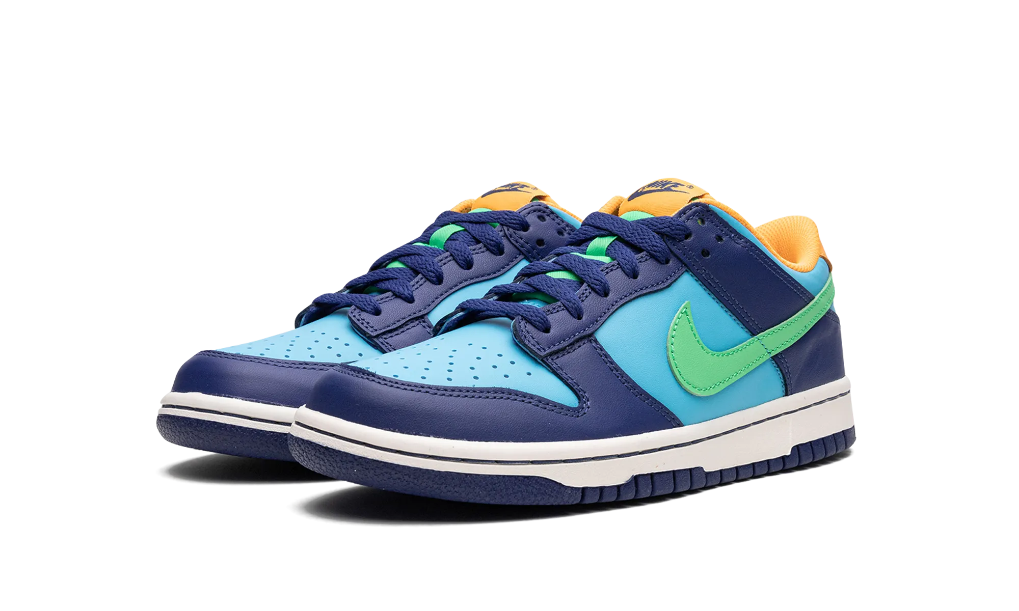Comfortable Padding Minimal Build Dunk Low GS "Kyrie - All Star"