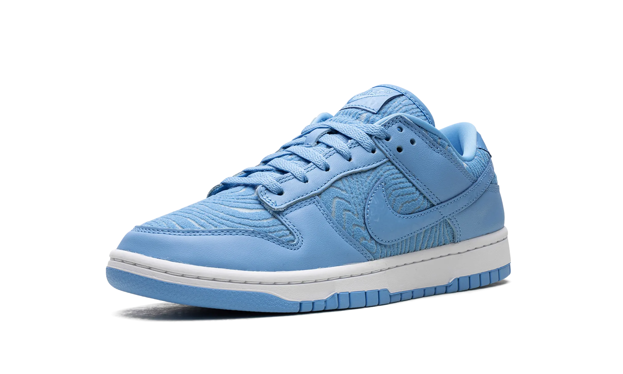 Fresh Tone Blossom Step Dunk Low PRM "Topography University Blue"