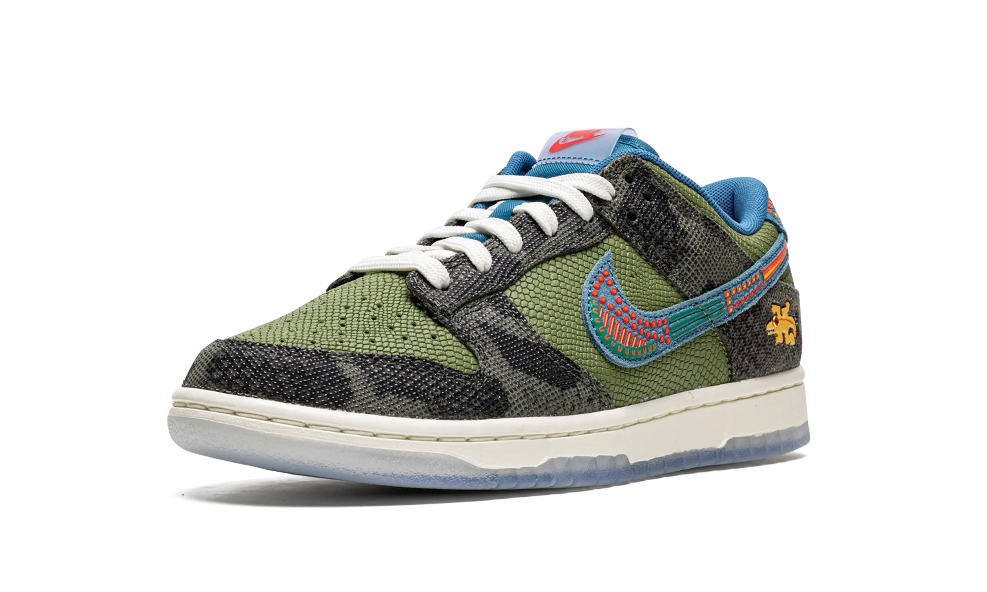 Dunk Low "SiEMPRE Familia" Block Stride Urban Friendly