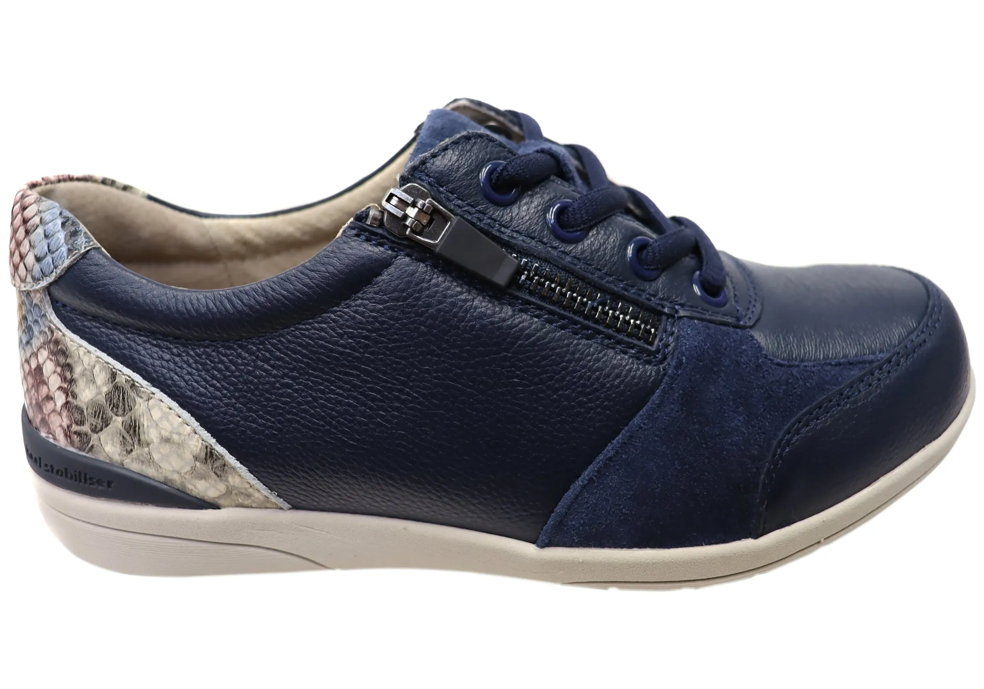 King Walk Run Free Homyped Odette Womens Supportive Wide Width Leather Shoes