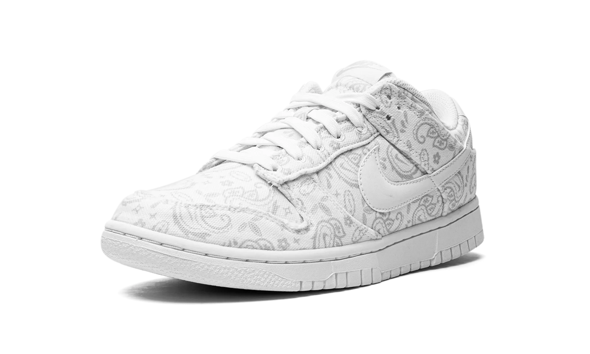 DUNK LO MNS WMNS "White Paisley" Street Scene