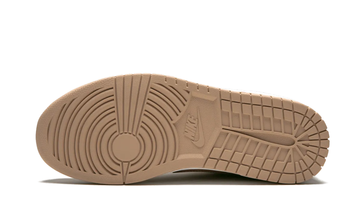 travel mode LAB Dunk Lux Low "Vachetta Tan"