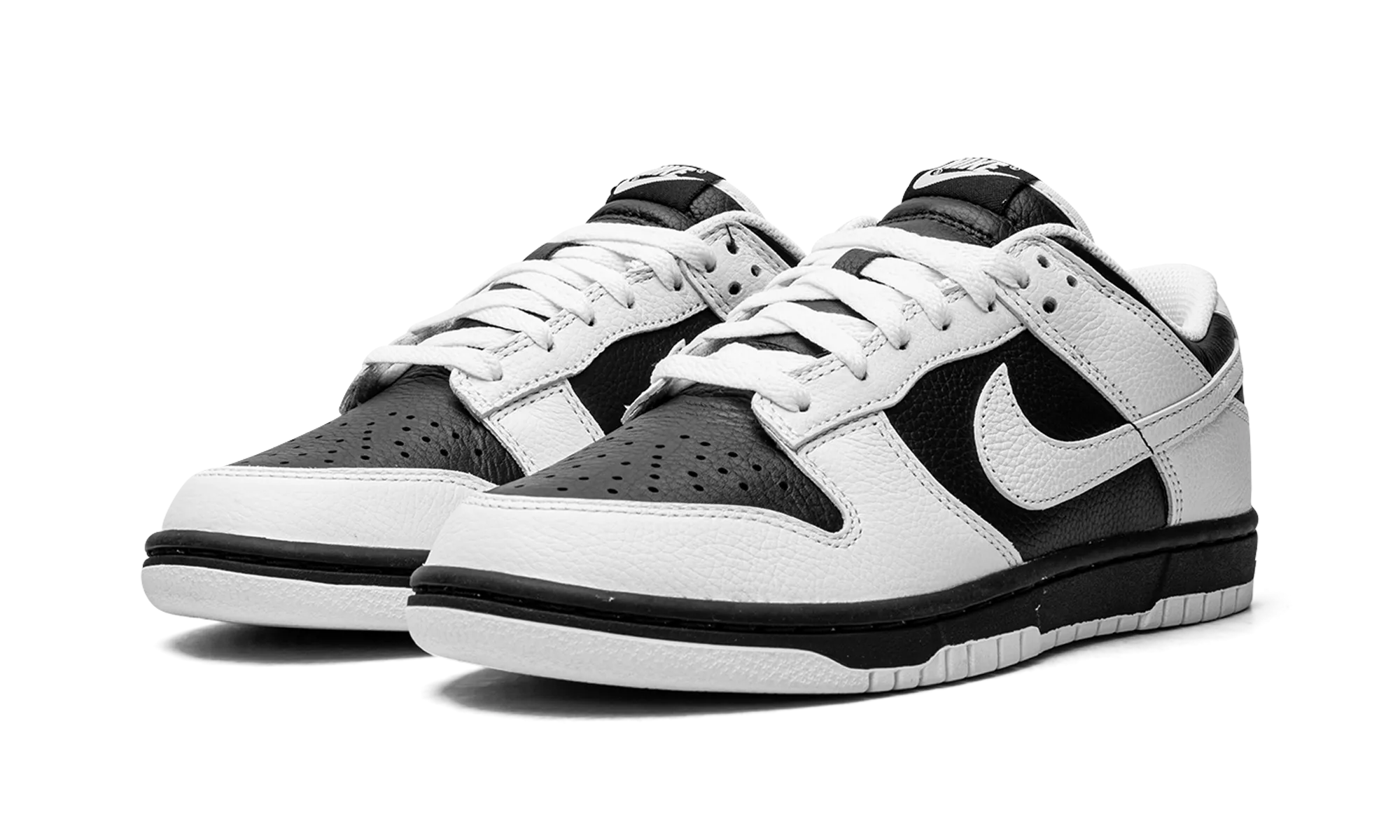 Lined interior Dunk Low "Reverse Panda"