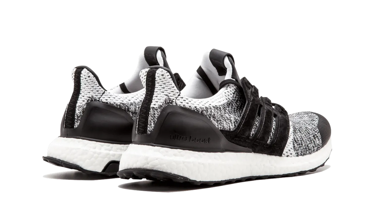 UltraBOOST S.E. "SNS x Social Status" Slip   On Style