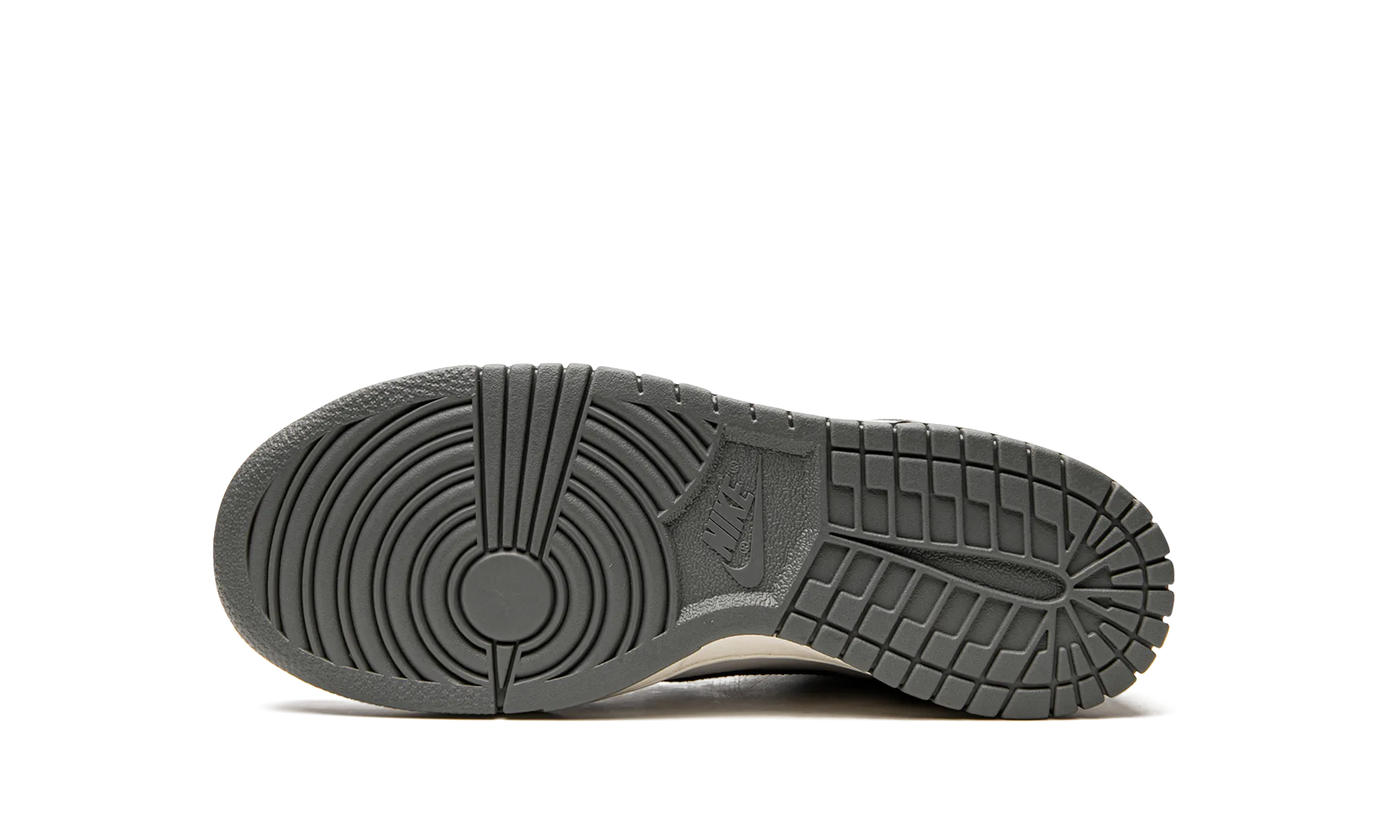 Dunk High SE (GS) "Grey/Sail" All terrain Flower Step