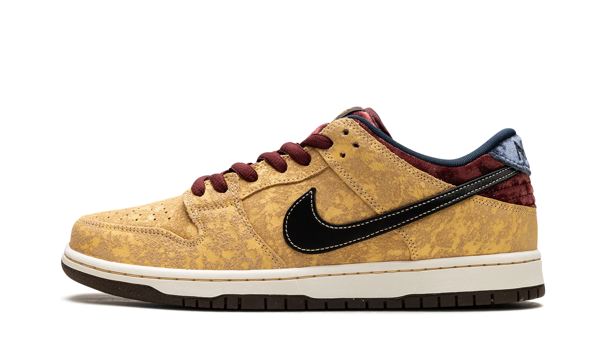 SB Dunk "City Of Cinema" Breathable Layer Event Step
