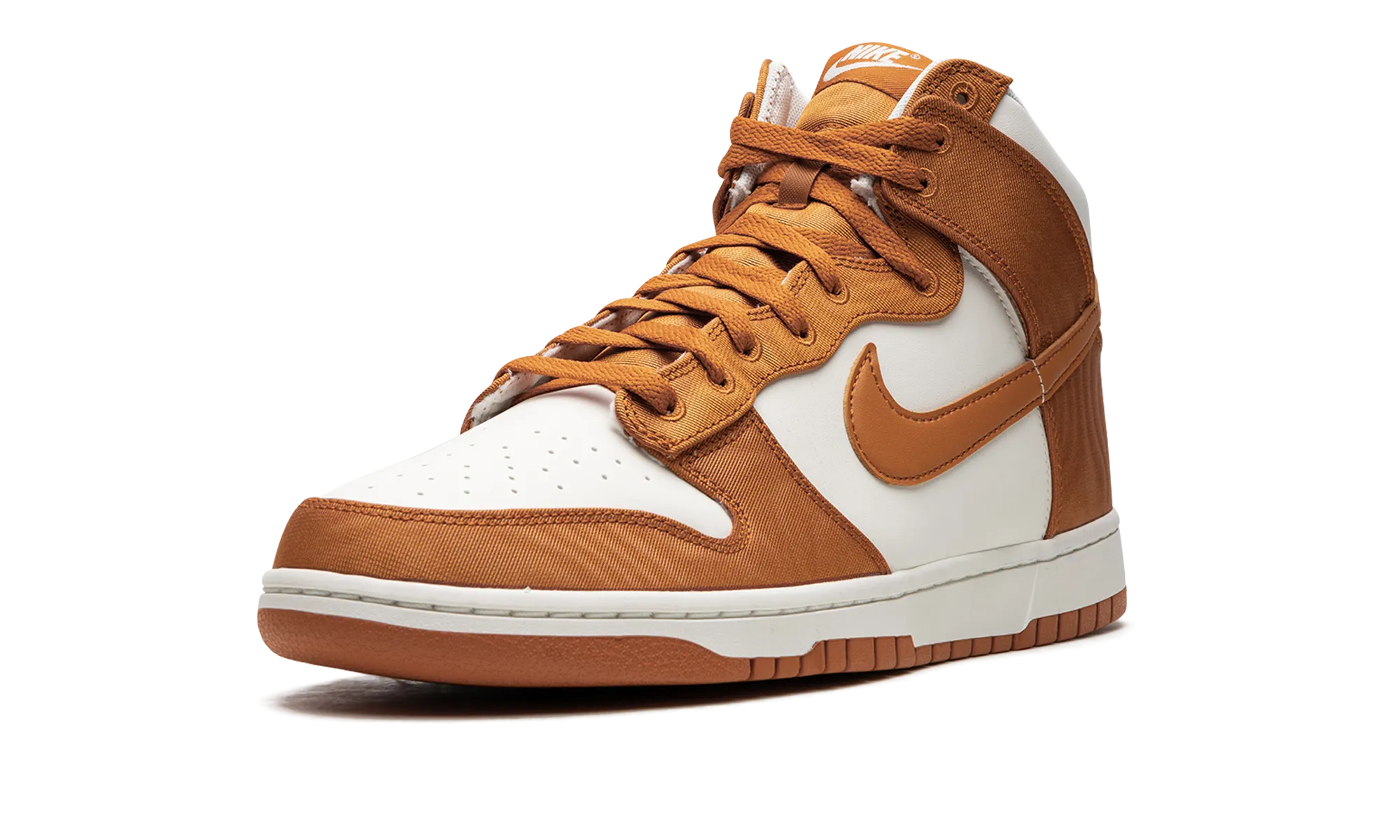 Dunk High "Monarch" Stylish Motion