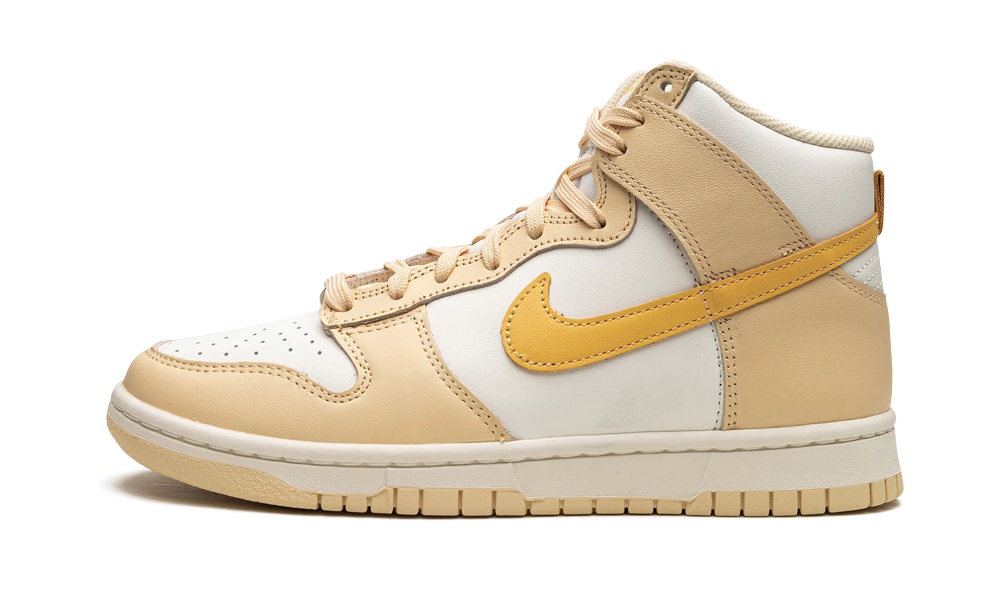 Supportive Fit ModernDesign DUNK HIGH WMNS "Pale Vanilla""