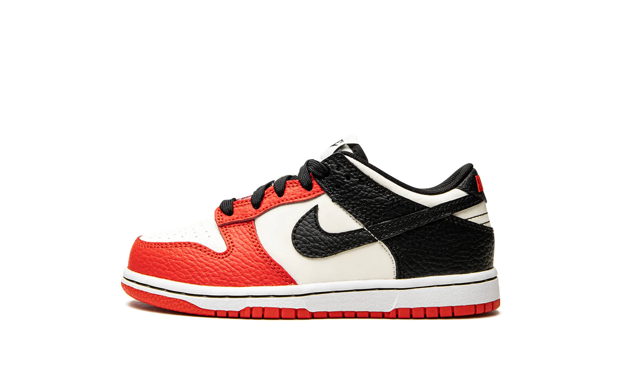 DUNK LOW PS "NBA - Chicago Bulls" Buckle Design