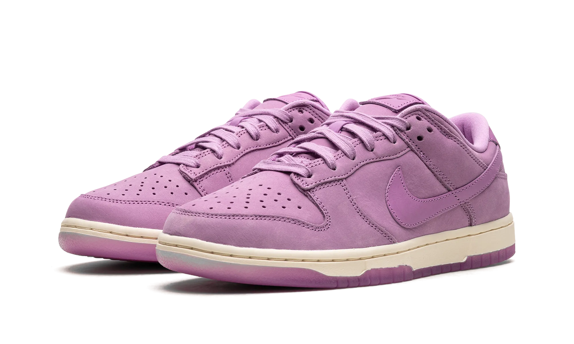DUNK LOW WMNS "Rush Fuchsia" Indoor style Timeless Fit